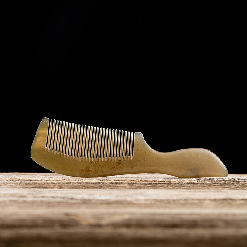 新款白耗牛角翘尾梳光滑打磨纹理工艺品梳厚实礼品梳直供