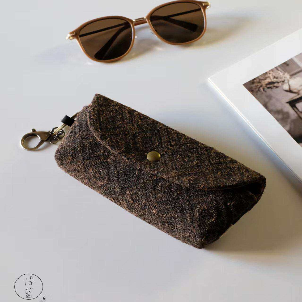 慢蓝 香云纱复古便携式墨镜太阳镜收纳袋旅行家用随身眼镜袋简约,鲜花速递/花卉仿真/绿植园艺,割草机/草坪机,淘宝优惠券,粉丝福利购,淘宝优惠卷