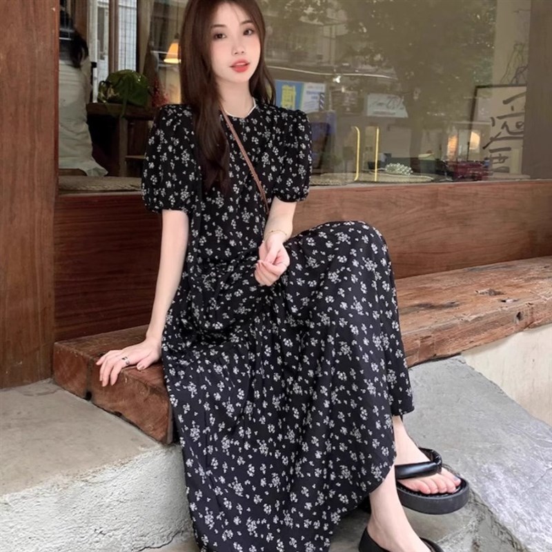 夏季哺乳衣外出喂奶宽松显瘦黑色圆领短袖碎花雪纺连衣裙长裙