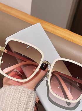 2024年新款白色框墨镜女冬级感旅行海边街拍大框茶色太阳眼镜女