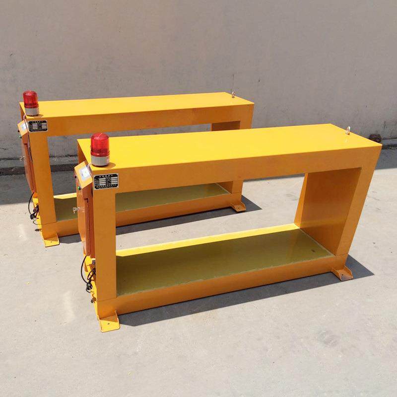 物料金属筛选设备传送带金属探测器金属杂质筛除挑选金属探测设备