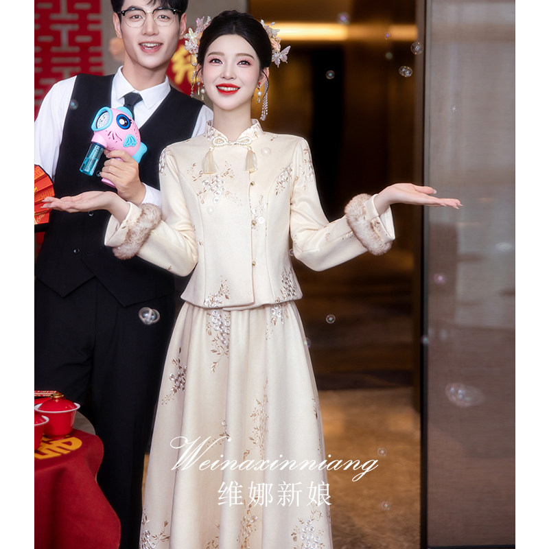 香槟色敬酒服新娘2025新款新中式旗袍套装订婚礼服裙毛呢回门便装