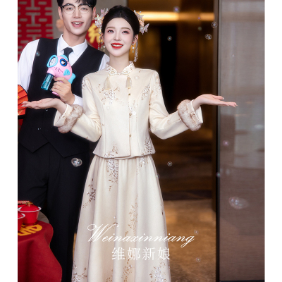 香槟色敬酒服新娘2025新款新中式旗袍套装订婚礼服裙毛呢回门便装