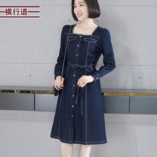 2025新款春装方领排扣牛仔中长款连衣裙韩版大码胖MM妈妈全棉裙子