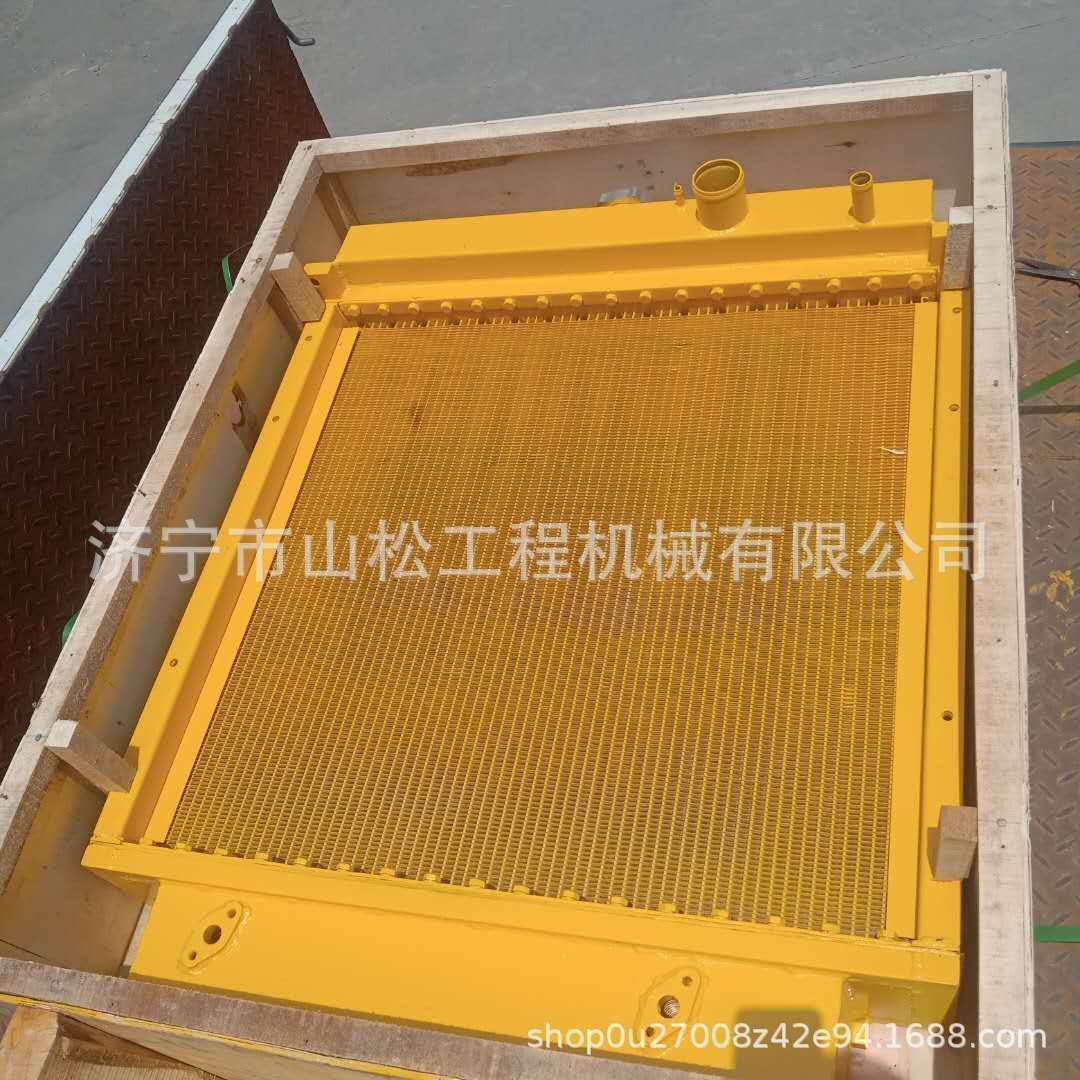 山推SD22推土机水箱154-03-C1001山推TY220推土机水箱散热器总成