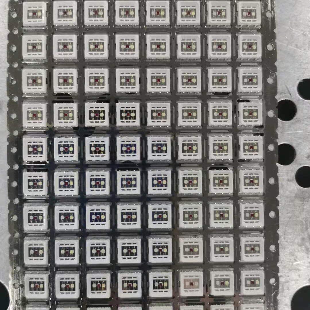 厂家供应1w3030双色温贴片灯珠三安晶元芯片超亮led灯超高亮