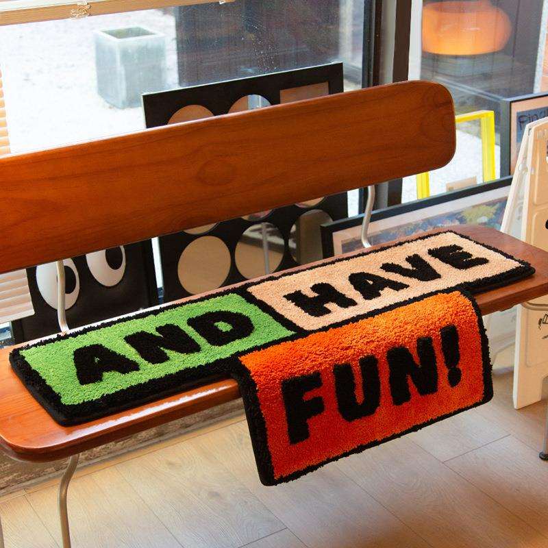 潮流字母创意地垫植绒地毯家用客厅入户垫卧室飘窗防滑隔凉地毯垫