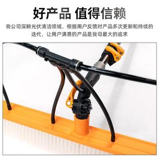 厂房屋顶光伏电站太阳能板高压通水刷高空作业清洗刷子手动喷水刷