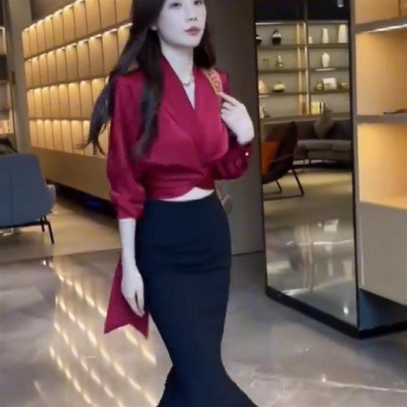 高级感御姐范气i质两件套2025春季新款洋气显瘦绑带衬衫鱼尾裙套