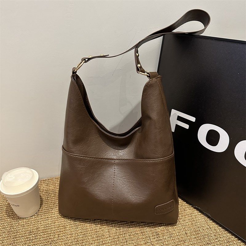 大容量大包包女包2023新款秋冬复古水桶包大学生上课单肩包斜挎包,箱包皮具/热销女包/男包,水桶包,淘宝优惠券,粉丝福利购,淘宝优惠卷
