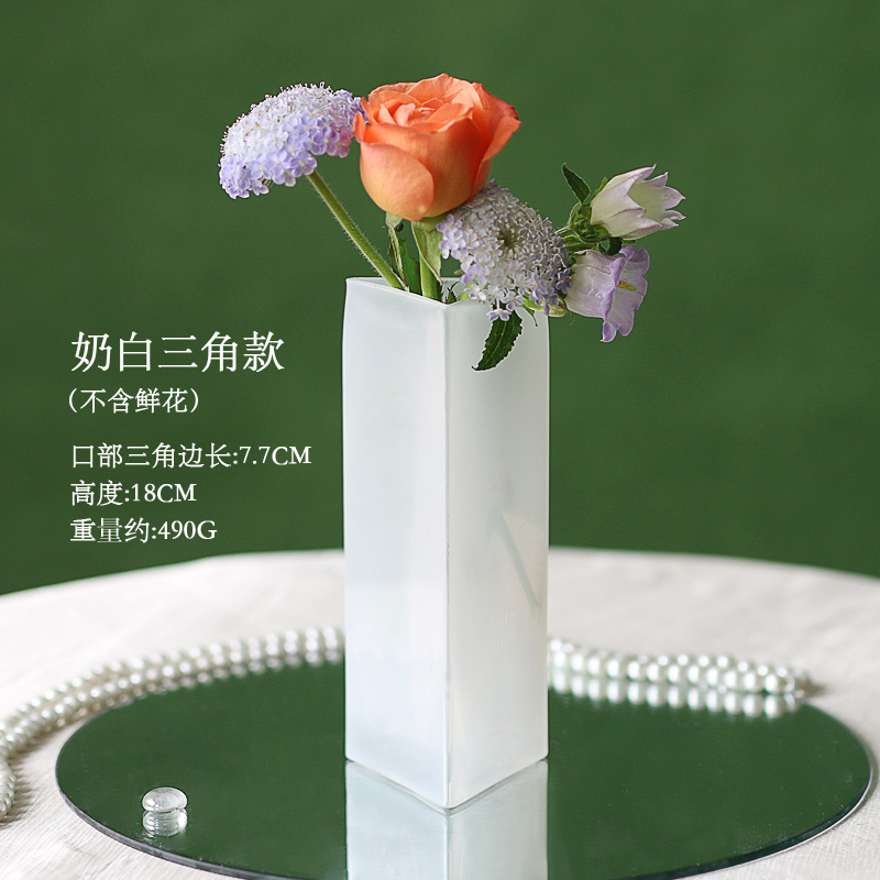 奶白色仿玉玻璃花k瓶高级感水培插花摆件蓝色北欧轻奢简约客厅装
