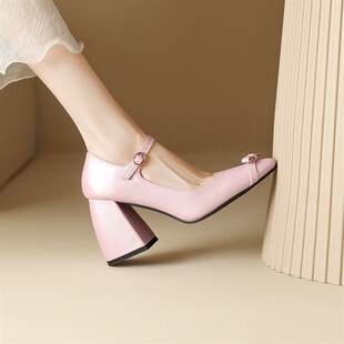 春季新款女士大粗跟扣带浅口粉红色粗高跟单鞋黑色尖头Z大码女鞋