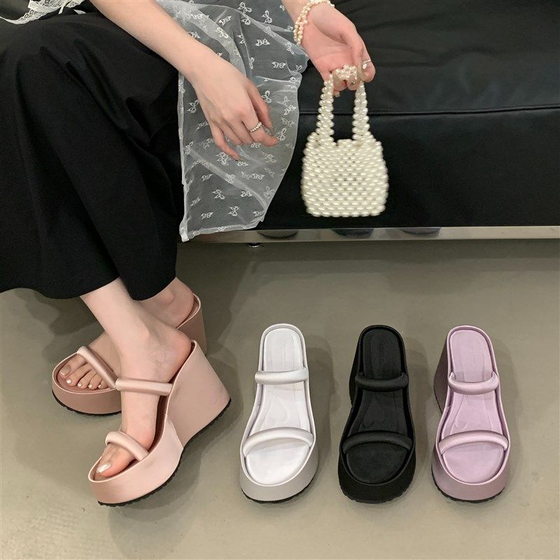 2025夏季新款时髦细带圆头一字拖外穿坡跟松糕厚底高跟露趾女拖鞋,女鞋,一字拖,淘宝优惠券,粉丝福利购,淘宝优惠卷
