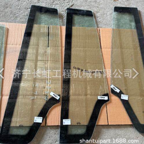 山推装载机SL50W-3配件：SL50WN右侧玻璃