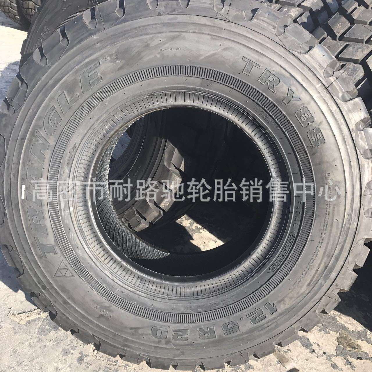 东风汽车运输车轮胎子午线11R18 12.5R20 东风越野卡车轮胎