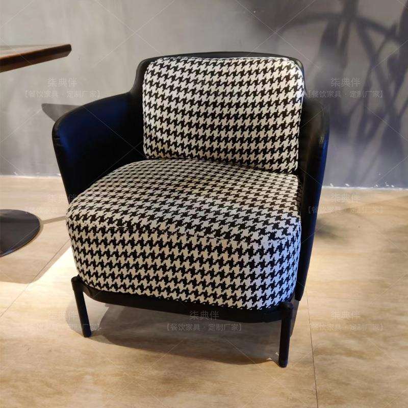 单人休闲椅酒店售楼部洽谈区沙发北欧客厅不锈钢底架设计师商务椅