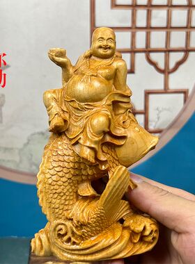 锦鲤崖柏木雕弥勒佛招财摆件