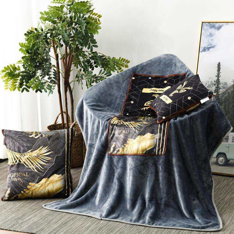 抱枕毯多功能两用沙发汽车靠垫抱枕午睡被子宝宝速暖绒