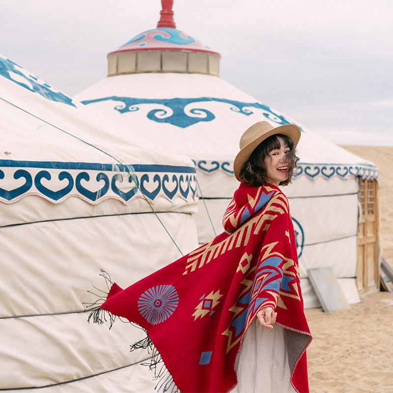 西藏青海旅行披肩民族风斗篷加厚保暖秋冬流苏围巾草原沙漠大披风