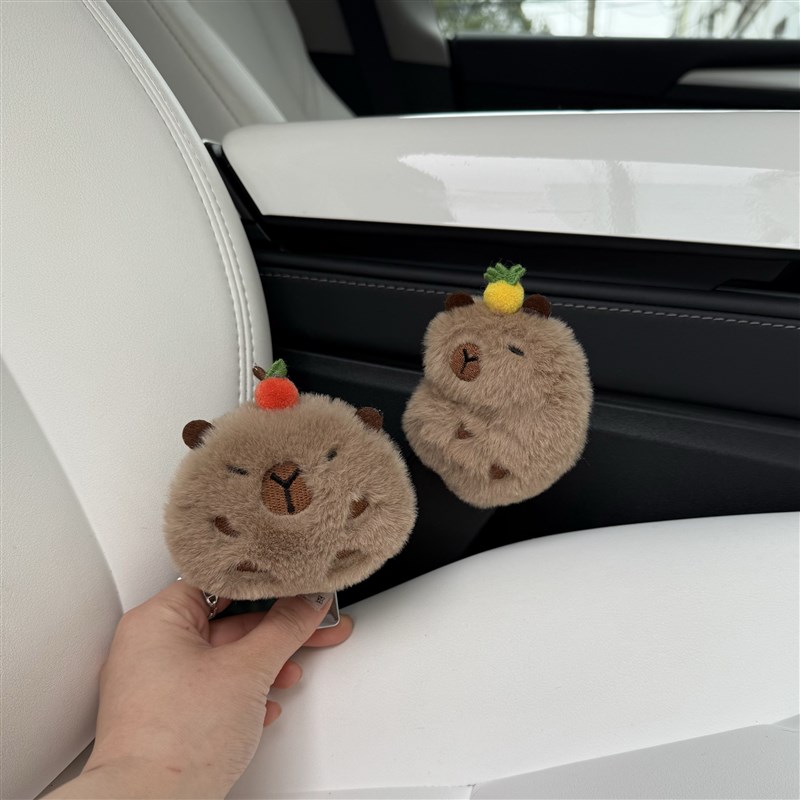 通用可爱a懒懒水豚汽车安全插带限位器可爱卡扣延长固定器装饰插