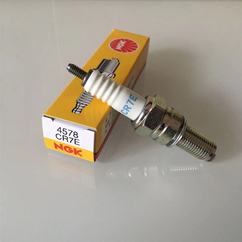 NGK摩托车CR7E火花塞超人EN125 EN150 GW250悦T酷尚领迅鹰夜鹰125