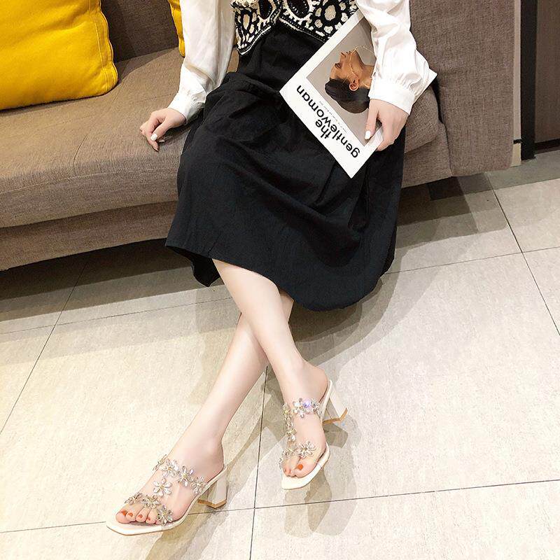 韩版时装水钻凉鞋女夏中跟粗跟流行新款J夏季时尚带钻网红高跟鞋