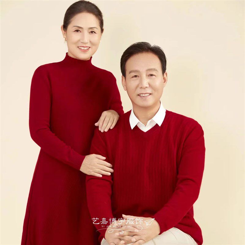 影楼主题全家福亲子装一家六口拍照服装一家人中式红色毛衣套装