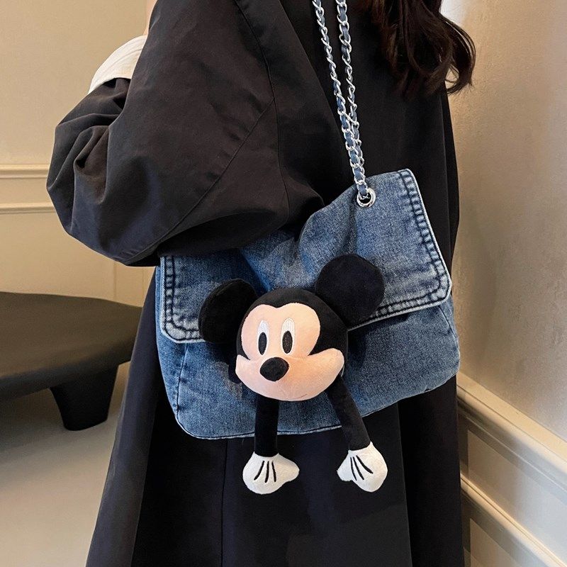 包包女款小众设计公仔链条包女斜挎单肩包女2024新款牛仔布腋下包