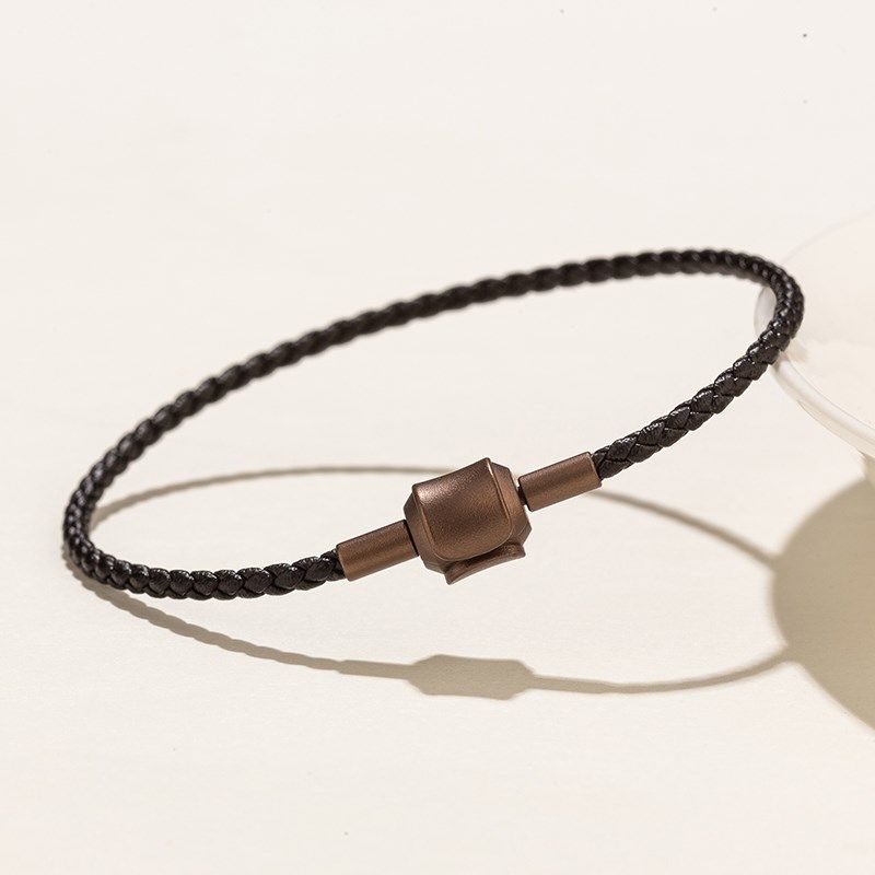 细款2.5mm真皮字母转运珠配绳周家G古铜色不锈钢扣高端秀气女手绳