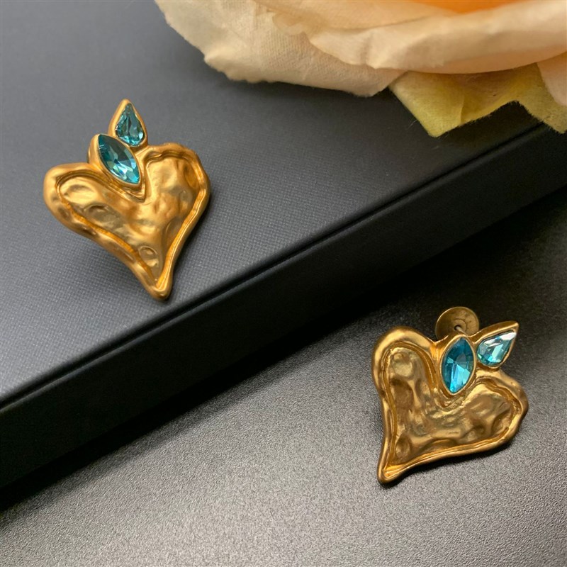 青岛中古 复古风纯铜设计款耳饰简约爱心造型复古款耳饰耳钉