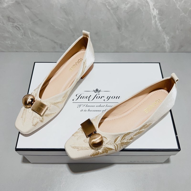 国风新中式方头粗跟单鞋2024新款大码软底旗袍鞋复古刺绣低跟女鞋