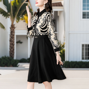 初春连衣裙早春装女2024年新款收腰别致独特超好看裙子小个子显高