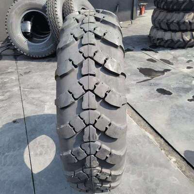 15.00-21轮胎 1500-21越野车轮式炮车尼龙轮胎