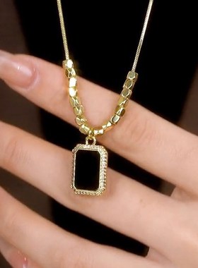 项炼轻奢高级感气质大气黑色方块毛衣炼轻奢气质锁骨爆款百搭高级