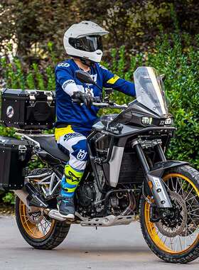 GSADV适用凯越800X护杠304不锈钢保险杠三箱边箱尾箱配件改装