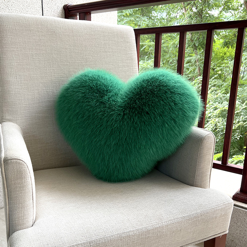 大红色仿狐d狸毛爱心抱枕心形毛绒沙发腰靠垫女生可爱女友生日礼