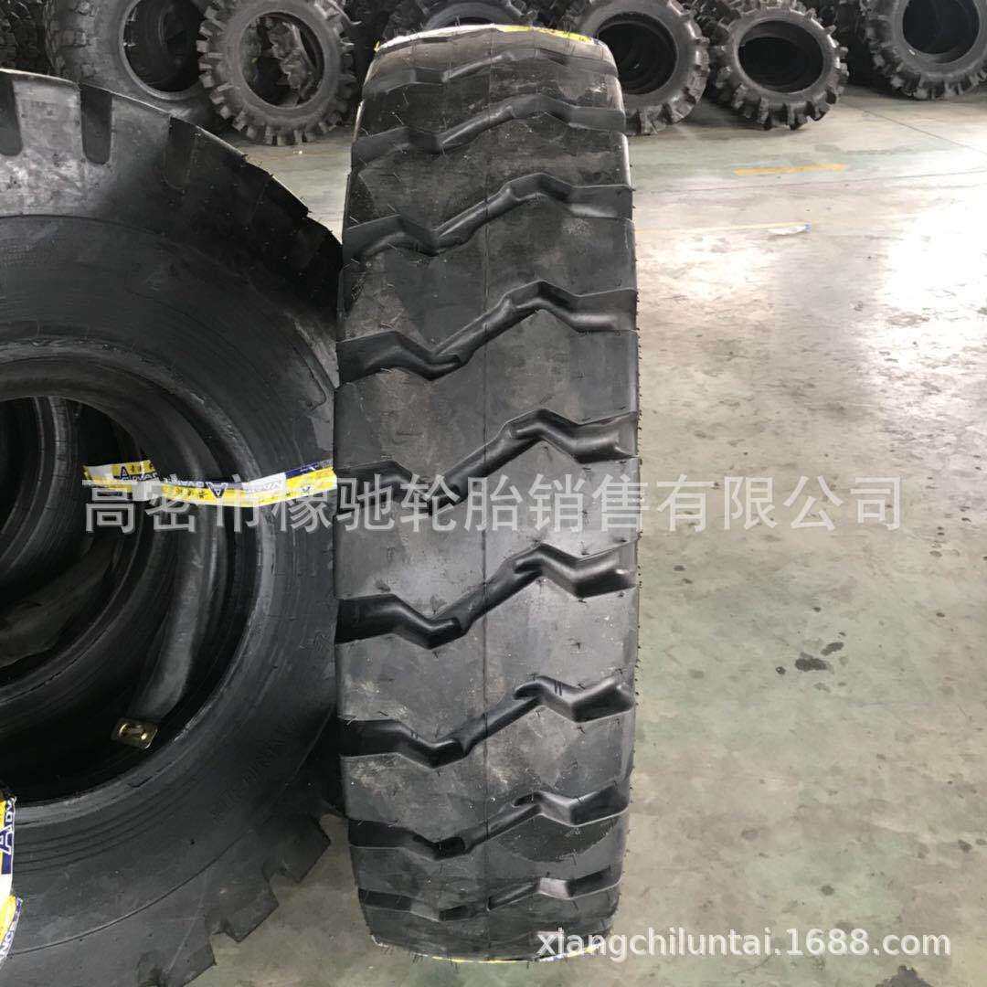 宽体自卸车轮胎1300 1400 13.00 14.00-24 25矿用工程胎