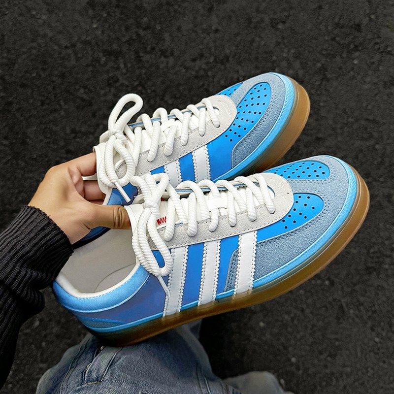 男士德训鞋小众夏季2025新款设计果冻透明底个性蓝色平底板鞋男鞋,流行男鞋,德训鞋,淘宝优惠券,粉丝福利购,淘宝优惠卷