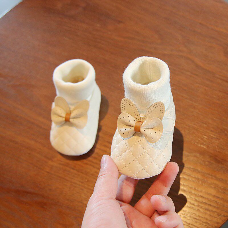 6到12个月婴儿步前鞋子秋季新款一岁女宝宝公主学步U鞋袜套鞋不掉