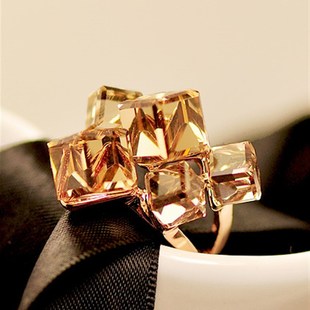 不规则立体方块水晶装饰戒指 超闪魔方水钻 中食指时装戒女潮人款