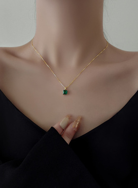 绿色水晶吊坠项链女2024年新款潮网红小众锁骨链女气质高级感颈链