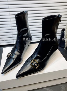 欧美风皮带扣细跟尖头短靴女20y24秋冬新款单靴后拉链瘦瘦靴马丁