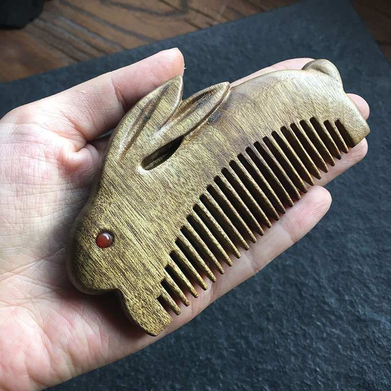 金丝楠木梳雕刻兔按摩卡通可爱刻字梳子儿童礼物女随身小檀木,家庭/个人清洁工具,梳子/化妆梳/按摩梳,淘宝优惠券,粉丝福利购,淘宝优惠卷