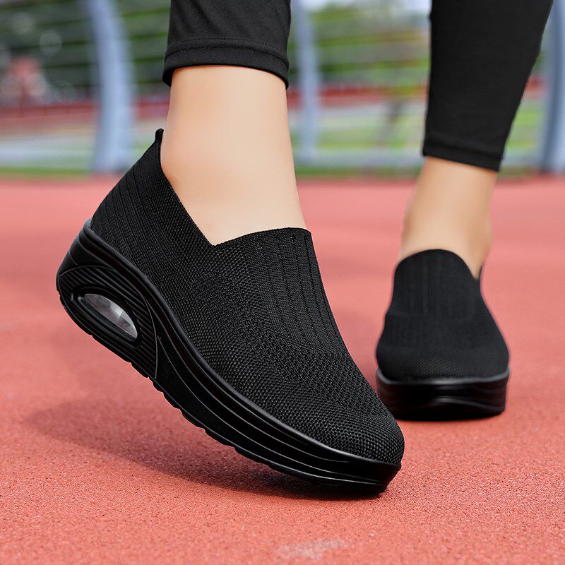 秋季新款女鞋一脚蹬懒人鞋网面透气休闲妈妈鞋气垫减震黑色运动鞋