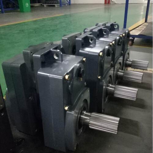 欧式变频调速减速电机0.65kw4极异步12齿车轮驱动厂家电机