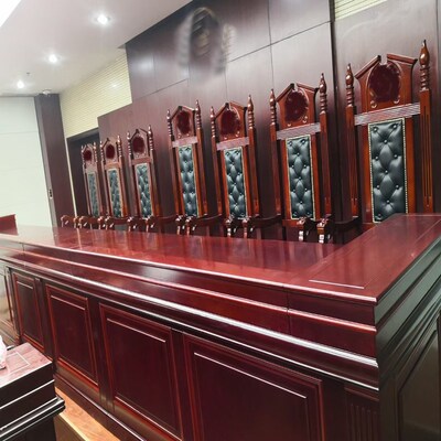 学校律所模拟法庭桌椅现货法官桌椅法庭家具法官椅子法院桌椅定制