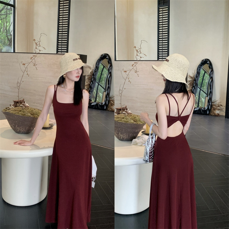 【单裙子】蝴蝶美背带胸垫设计感吊带连衣裙女红色收腰显瘦高级感