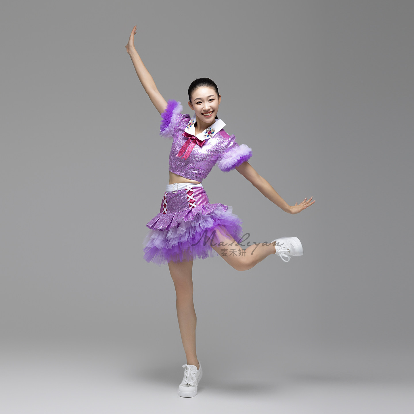 现代舞蹈演出服女亮片短裙啦啦队表演服紫色公主风少女时代舞台装