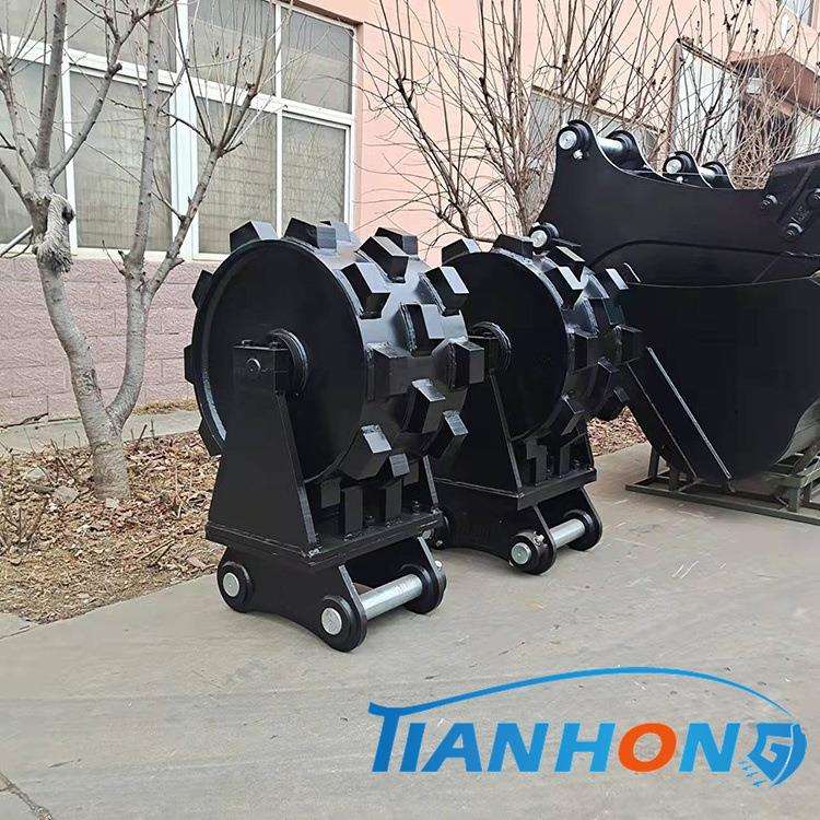 挖机配件 13吨级挖掘机用压实轮设备 工程机械配件工具