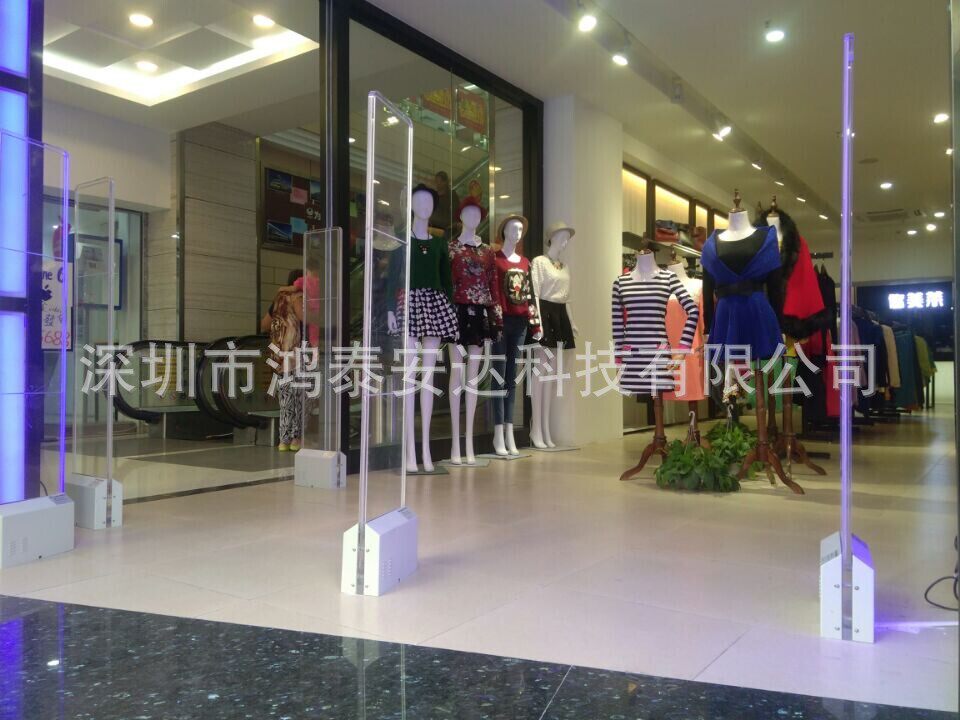 深圳鸿泰安服装店水晶防盗系统服装卖场防盗优惠促销